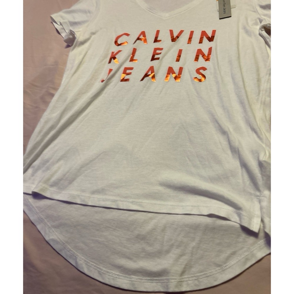 NEW Calvin‎ Klein Jeans Women's White Metallic Logo High Low Tee, Small - Picture 3 of 4